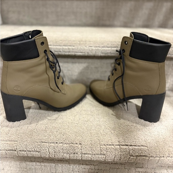 Timberland Olive Green and Black Lace-Up Boots - Picture 4 of 9
